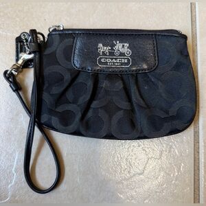 COACH Logo Tab Small WRISTLET PURSE WALLET Black Silver Accents